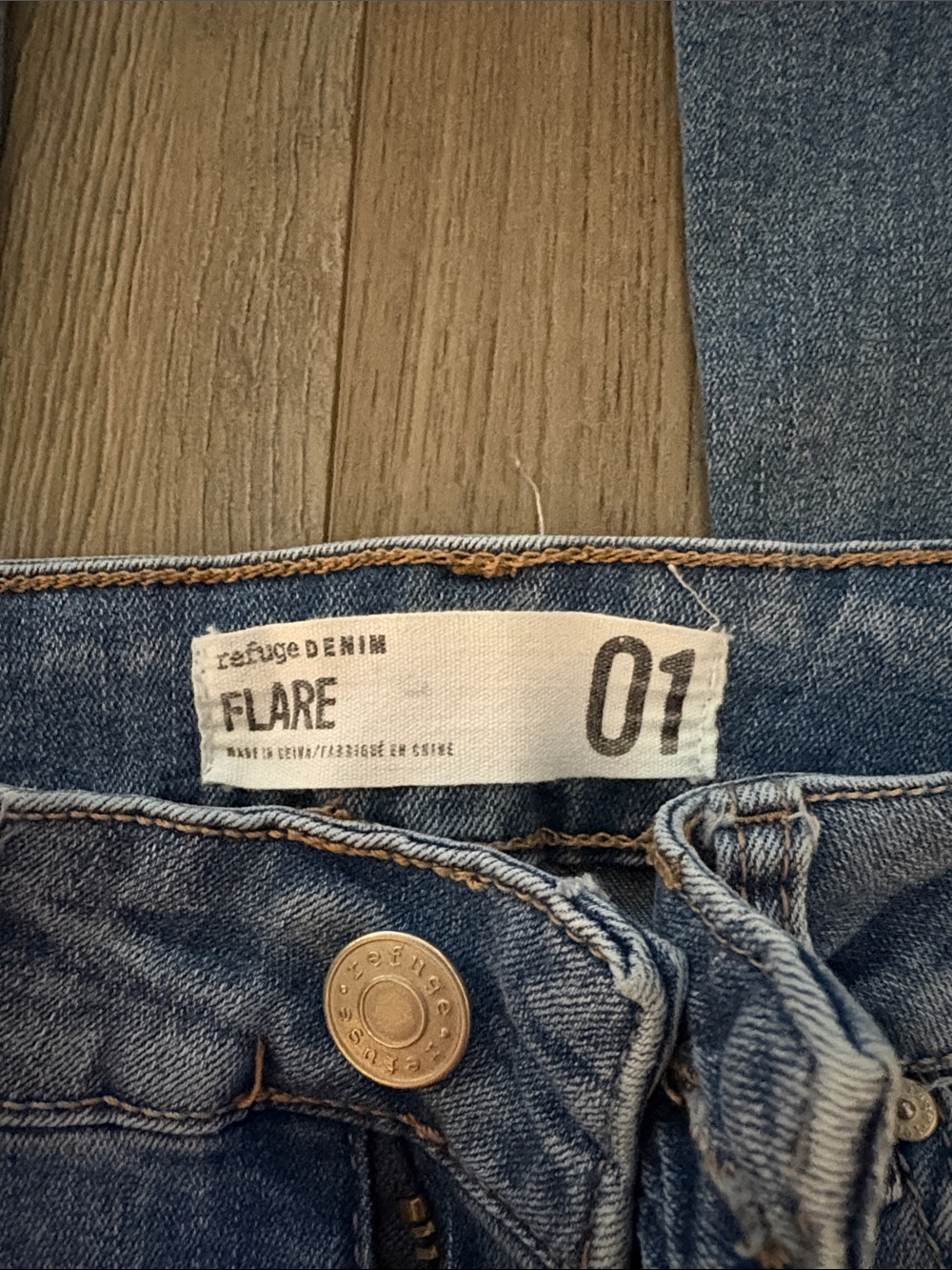 refuge Women's Wide-Leg Jeans in Medium Blue Wash - Picture 2 of 4